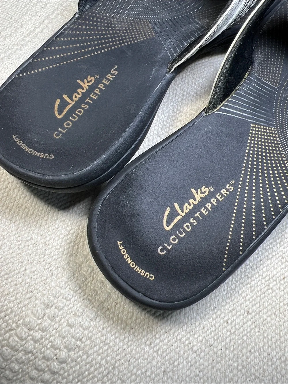 🩴Clarks Cloudsteppers Women's Black & White Snake-Print Slide Sandals